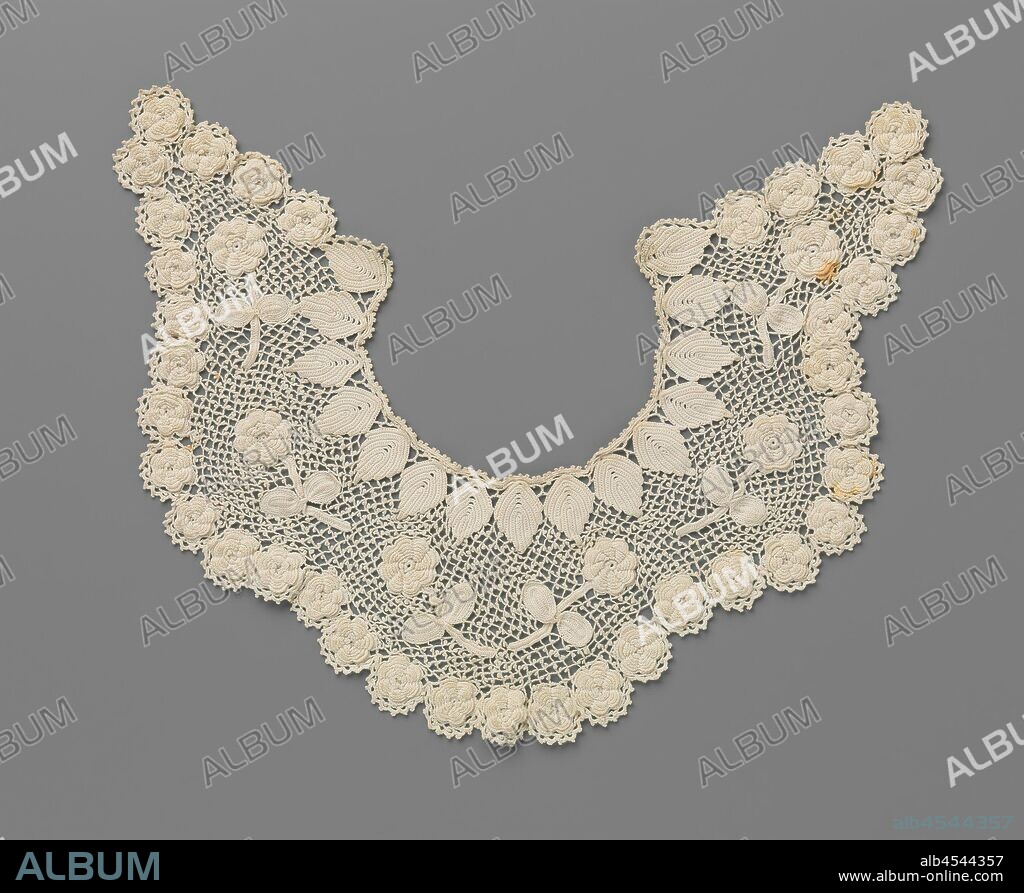 Boy's crochet lace collar with embossed frozen as scallop edge, Collar for a boy's Irish crocheted lace. Landscape model, ending in points from the front and three flat lobes (shoulders and center back). Symmetrical pattern of round roses on a long stem with two leaves. The two roses in the back center form a V and the roses are connected by a diamond-shaped network with picots. A border of diamond-shaped leaves runs along the neck. Along the outer edge runs a scalloped edge of concatenated relief frozen, like the roses in the midfield, but without the stalk. An arc border around each rose., W. de Jong, Nijmegen, c. 1910 - c. 1920, cotton (textile), h 35 cm × w 14 cm w 12.5 cm.