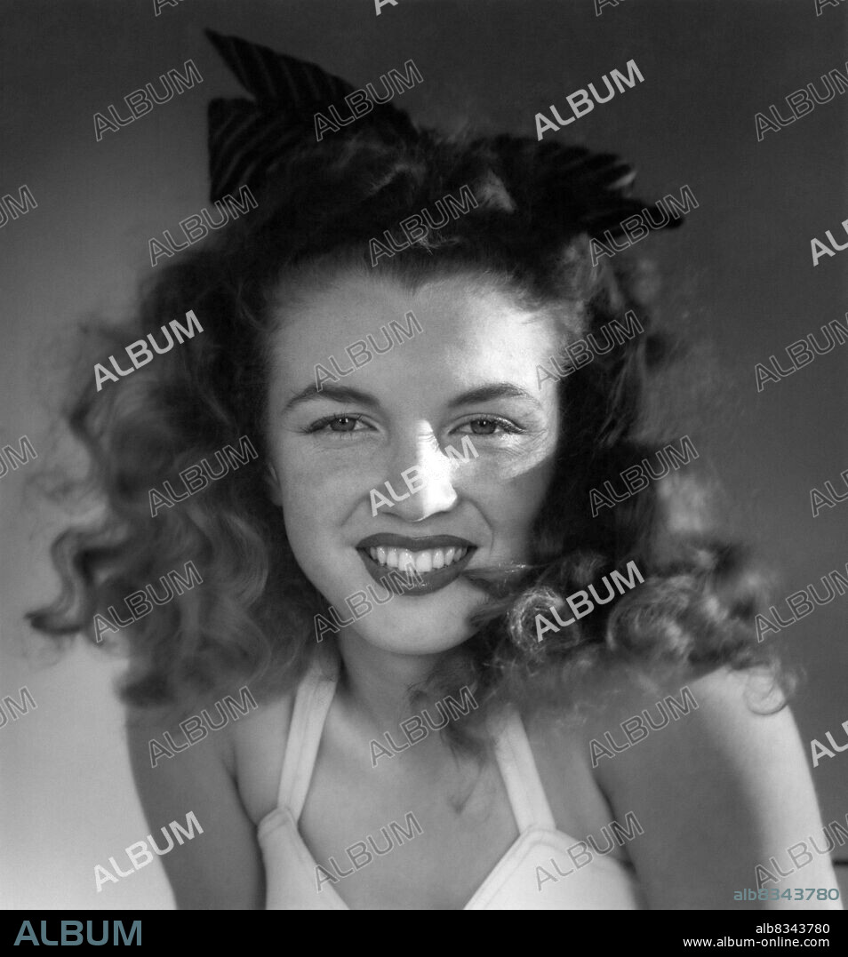 NORMA JEAN BAKER. MARILYN MONROE in BECOMING MARILYN, 2021, directed by MICHELE DOMINICI. Copyright Arte France.