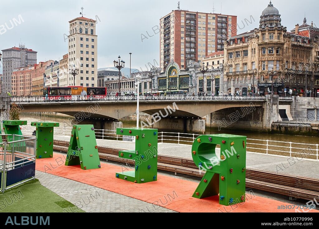 Areatzako Zubia, Areatzako Pasealekua, Ria del Nervión, Bilbao, Bizkaia, Basque Country, Spain, Europe.