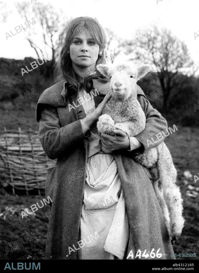 JULIE CHRISTIE en LEJOS DEL MUNDANAL RUIDO, 1967 (FAR FROM THE MADDING CROWD), dirigida por JOHN SCHLESINGER. Copyright M.G.M.