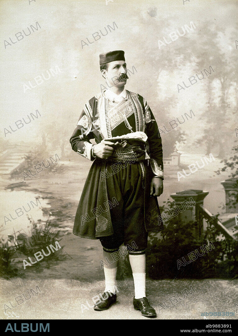 Mann aus Kroatien in Festtagskleidung, 1880, Kroatien, Historisch, digital restaurierte Reproduktion von einer Vorlage aus dem 19. Jahrhundert.
