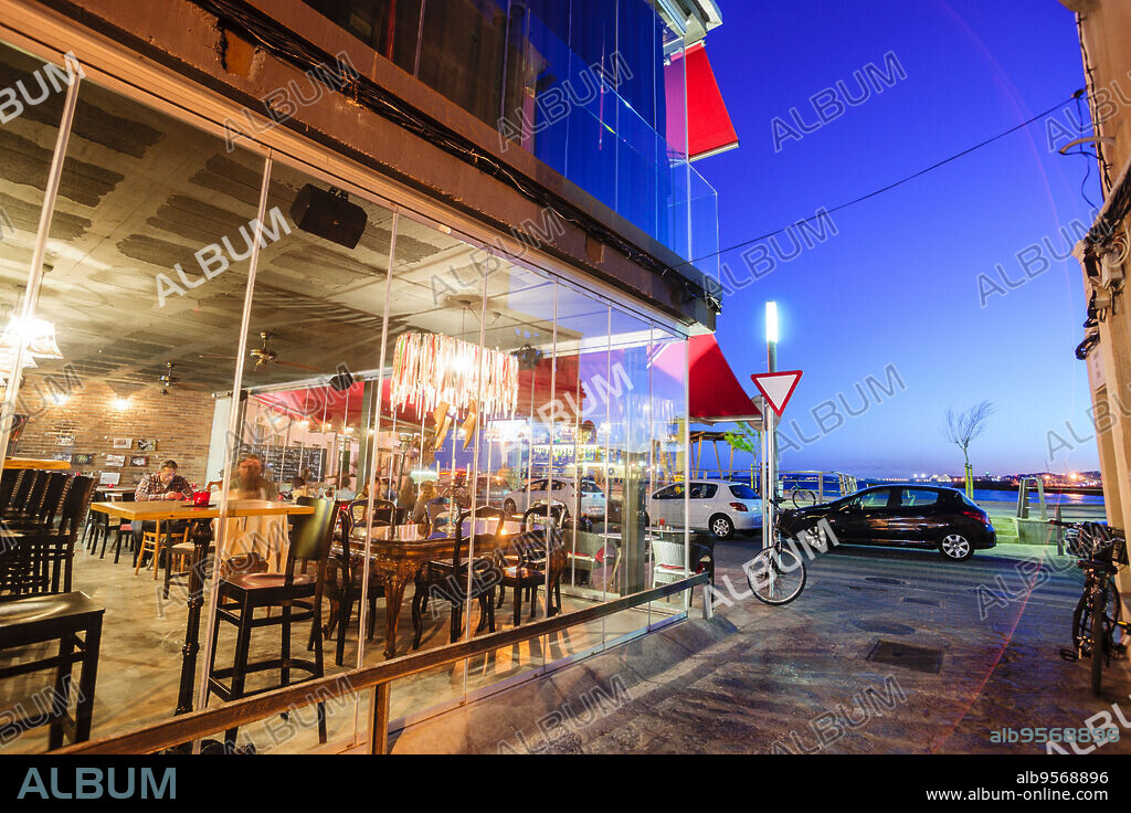 bar restaurant Cocco, Paseo del Molinar, Palma, mallorca, balearic islands, spain, europe.