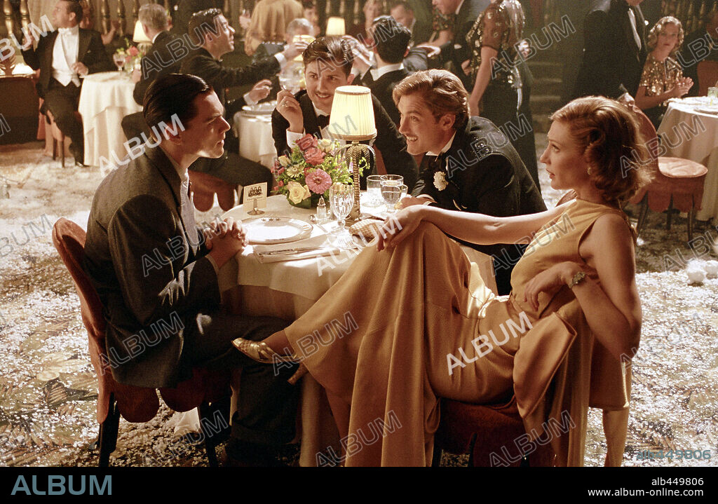 CATE BLANCHETT, di caprio, JUDE LAW and ADAM SCOTT. ADAM SCOTT, CATE BLANCHETT, JUDE LAW and Leonardo DiCaprio in THE AVIATOR, 2004, directed by MARTIN SCORSESE. Copyright MIRAMAX FILMS / COOPER, ANDREW.