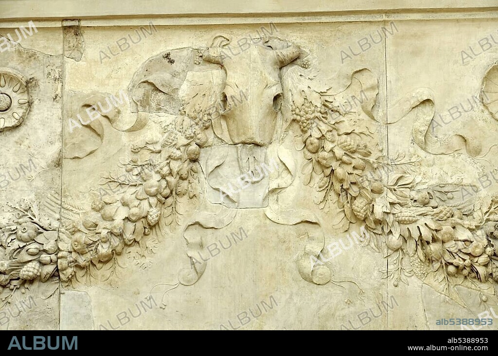 Relief garlands with a sacrificial animal, Altar of Augustan Peace, Ara Pacis Augustae, interior, Rome, Lazio, Italy, Europe