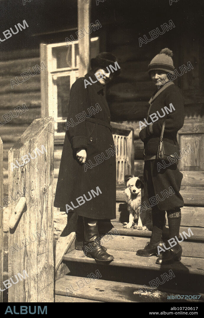 Nell Fis with a Finnish Friend Tika, 1924. The "Kuzbass" autonomous industrial colony was created in 1921. It was organized by American workers, who took on the obligation of inviting from the United States and Western Europe some eight thousand skilled workers and specialists to industrialize the Kuzbass. The Soviet government turned over to the colonists a number of Kemerovo mine shafts and an unfinished coking plant. To recruit volunteers to work in Siberia, a "Kuzbass Bureau" was opened in the middle of New York City, and an information bulletin began to be published in the United States. Between January 1922 and December 1923, however, only 566 persons arrived for work in the Kuzbass. The colonists included emigrants from America, Canada, the Netherlands, France, Australia, Jamaica, Indonesia, and other countries as well. Kemerovo Oblast Museum of Regional History and Folklife.