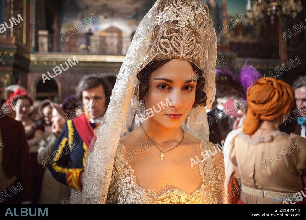 TUPPENCE MIDDLETON in WAR AND PEACE, 2016, directed by TOM HARPER. Copyright BBC CYMRU WALES/BBC WORLWIDE/WEINSTEIN COMPANY, THE.