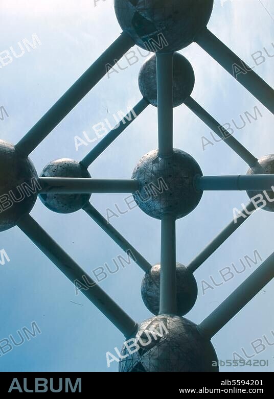 Brüssel - Bruxelles (Belgien), Atomium. (Wahrzeichen der Weltausstellung 1958; Arch.: André Waterkeyn, André und Jean Polak). Teilansicht. Foto, undat.
