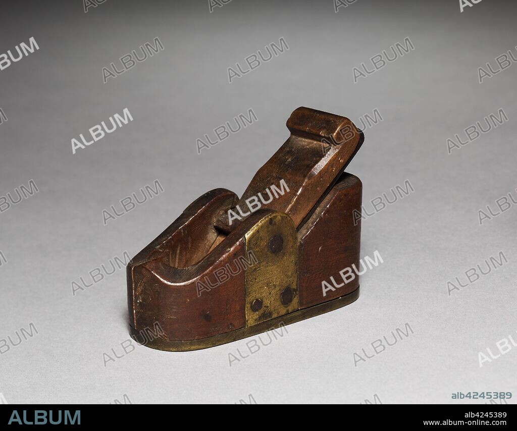 Plane, 1700s. Europe, 18th century. Wood; overall: 5.1 x 7.3 x 2.9 cm (2 x 2 7/8 x 1 1/8 in.).