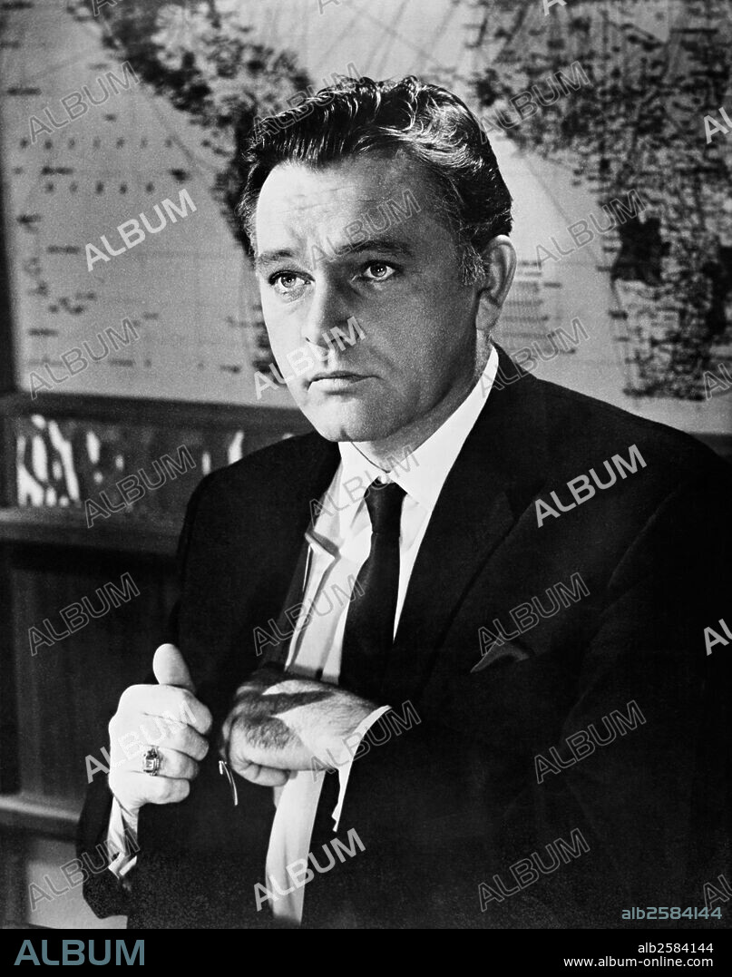 RICHARD BURTON en HOTEL INTERNACIONAL, 1963 (THE V. I. P. 'S), dirigida por ANTHONY ASQUITH. Copyright M.G.M.