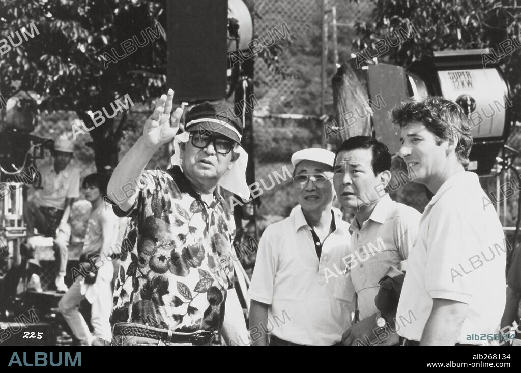 AKIRA KUROSAWA and RICHARD GERE in RHAPSODY IN AUGUST, 1991 (HACHIGATSU NO RAPUSODI), directed by AKIRA KUROSAWA. Copyright SHOCHIKU FILMS.