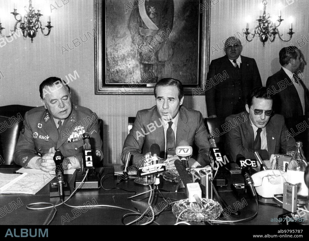 17 enero 1982. Francisco Laína García, director de la seguridad del Estado, y Otros Altos Mandos, durante la rueda de prensa Celebrada esta Tarde, en la sede del ministerio del Interior, para informar sobre los Detalles del secuestro del Dr. Iglesias puga.