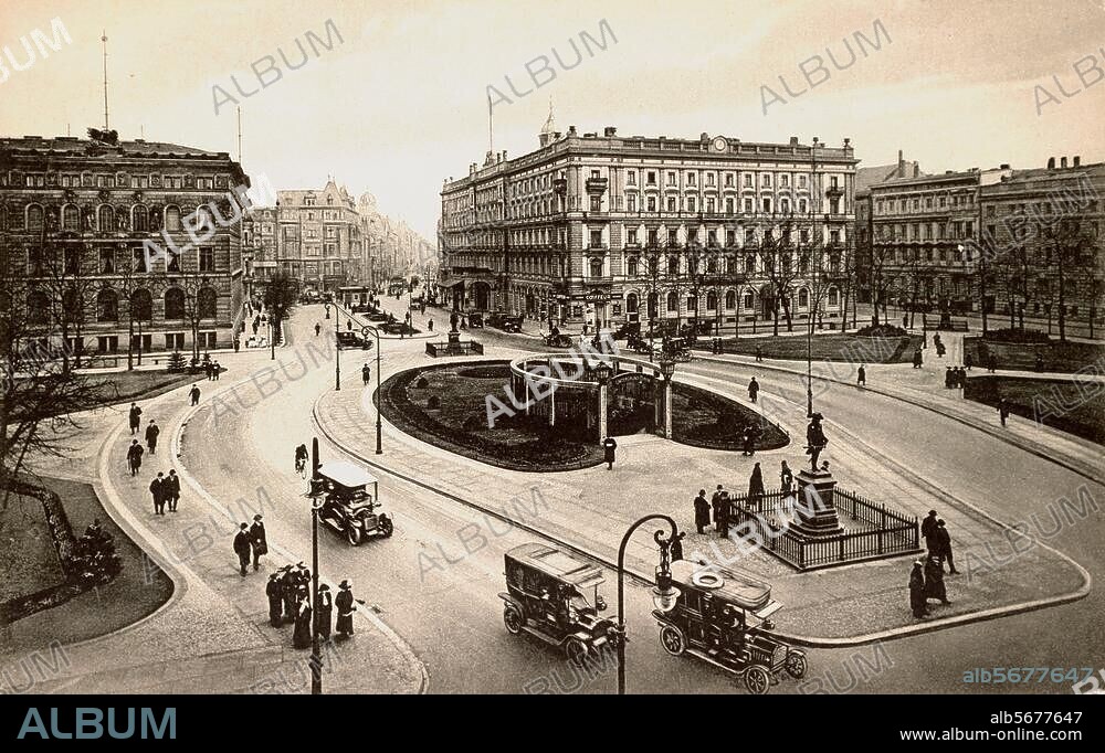 Berlin-Mitte, Wilhelmplatz. View of the square with Hotel Kaiserhof. Photo, c. 1914.