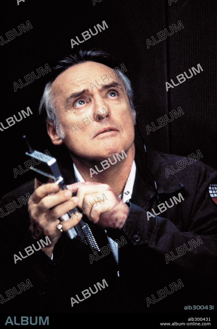 DENNIS HOPPER in SPEED, 1994, directed by JAN DE BONT. Copyright 20TH CENTURY FOX / FOREMAN, RICHARD.