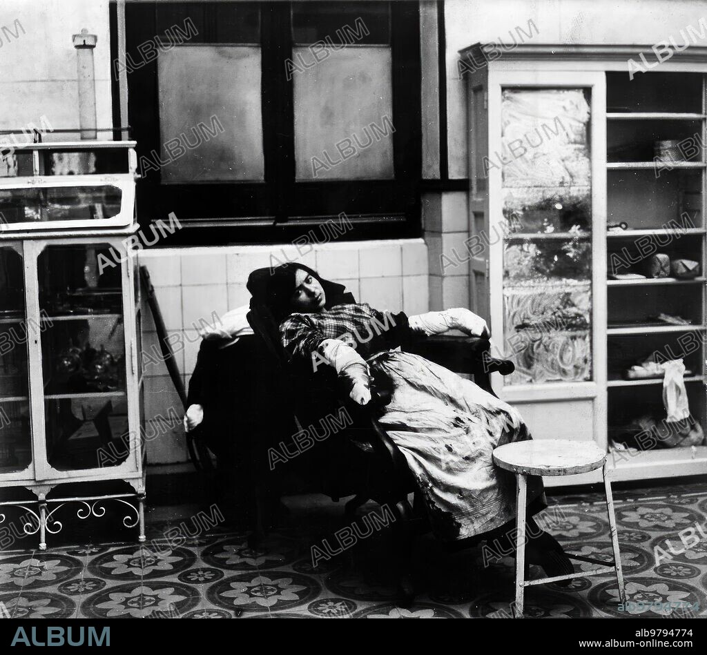 October 1912. Restituta Álvarez, maid of Mrs. Virginia Sela, who suffered serious burns along with her companion, also a victim of the same accident.