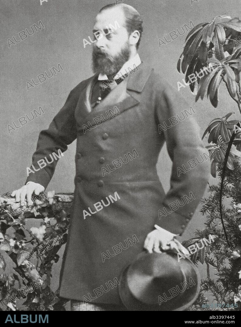 Eduardo VII (Londres, 1841-Londres, 1910). Rey de Gran Bretaña e Irlanda y emperador de la India (1901-1910). Sucesor de la reina Victoria. Primer rey de la casa de Sajonia-Coburgo-Gotha, que posteriormente fué llamada Casa de Windsor. Contrajo matrimonio con Alejandra de Dinamarca. En1907 creó la Triple Entente junto a Francia y Rusia.