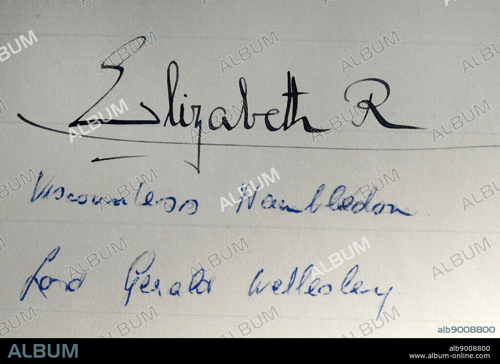 Signature of Queen Elizabeth II of the United Kingdom (1926-) Queen of the United Kingdom, Canada, Australia, and New Zealand, and Head of the Commonwealth. Dated 2015.
