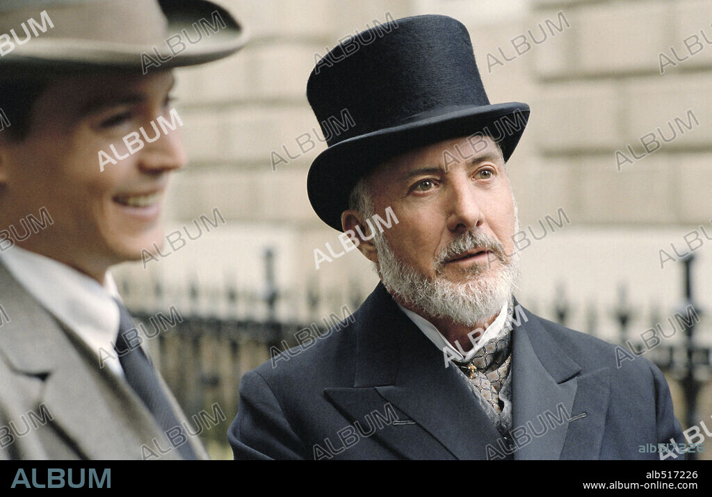 DUSTIN HOFFMAN and JOHNNY DEPP in FINDING NEVERLAND, 2004, directed by MARC FORSTER. Copyright MIRAMAX.