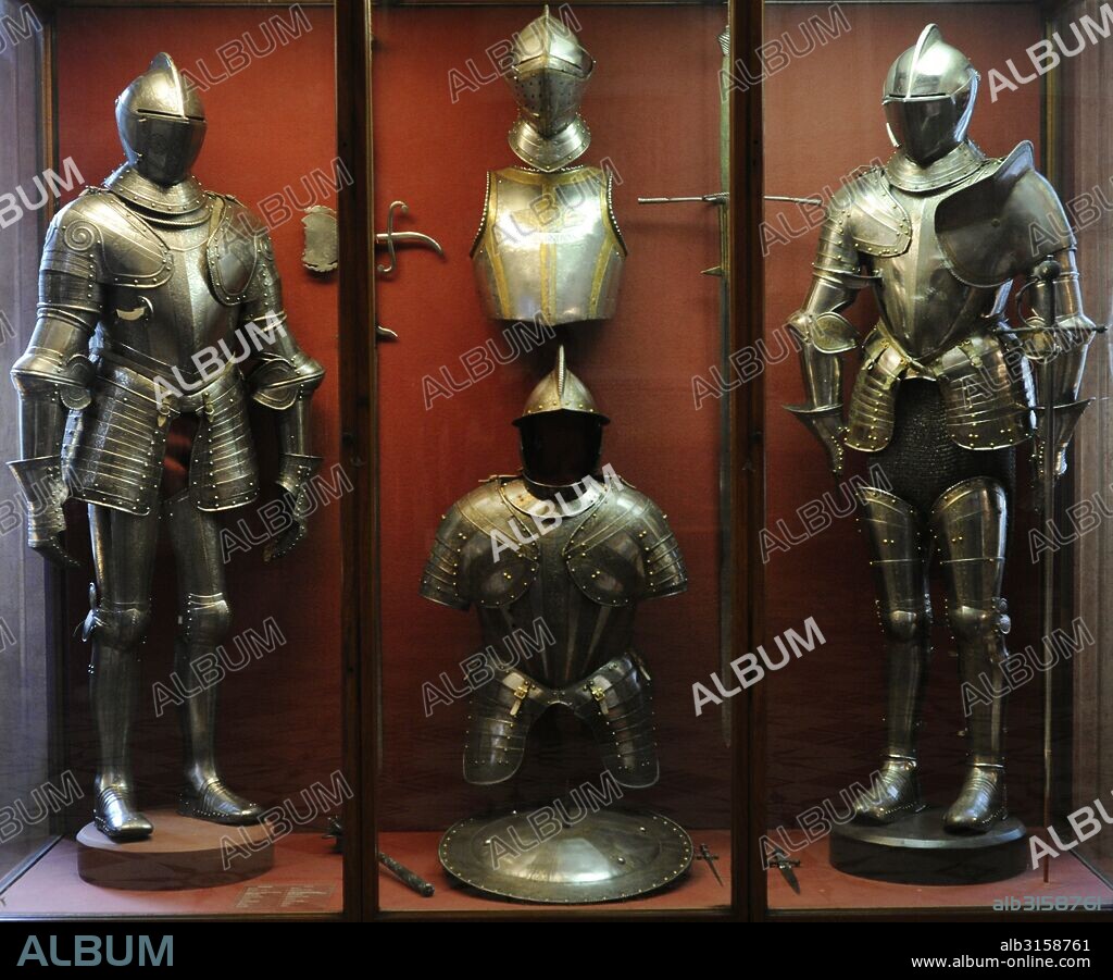 Armaduras. Siglo XVI. Italia. Sala de los Caballeros. Arsenal. Museo del Hermitage (The State Hermitage Museum). San Petersburgo. Rusia.