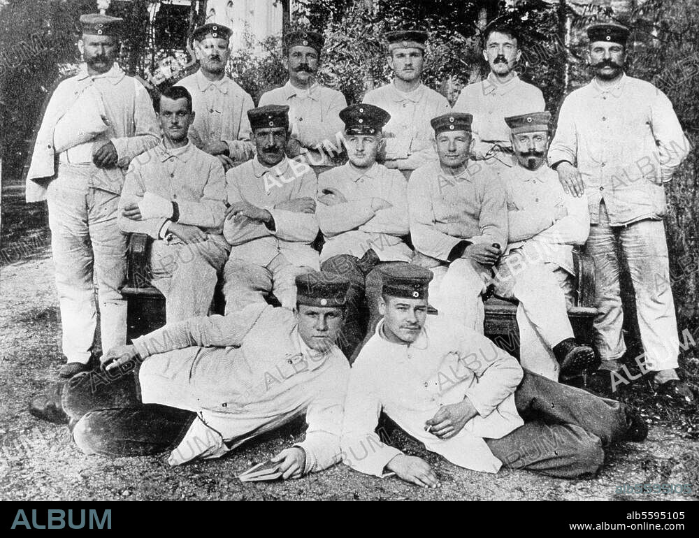 Hitler, Adolf Dictator (NSDAP), Braunau 20/4/1889 - Berlin (suicide). 30/4/1945. Hitler as a patient at the field hospital in Beelitz with fellow soldiers. Photo, 26/10/1916.