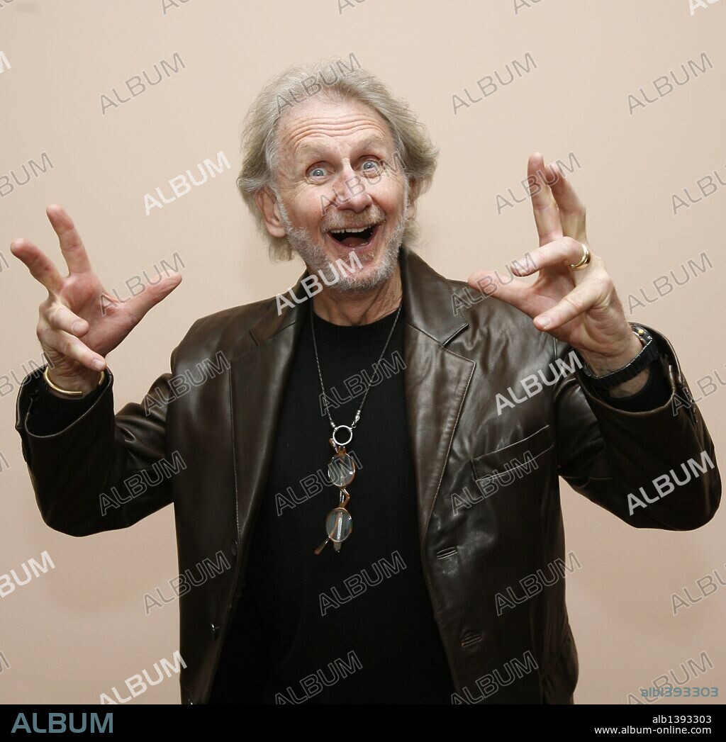 RENE AUBERJONOIS. Apr. 19, 2008 - Bonn, North Rhine-Westphalia, Germany - Actor Rene Auberjonois, who played Odo in ''Star Trek: Deep Space Nine'' and Paul Lewiston in ''Boston Legal'' - Exclusive photo-shooting at FedCon XVII in Bonn. FedCon is Europe's greatest SciFi Convention. 19/04/2008