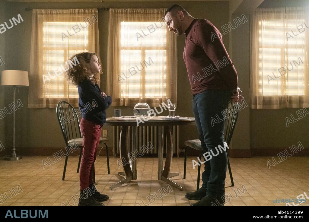 CHLOE COLEMAN and DAVE BAUTISTA in MY SPY, 2020, directed by PETER SEGAL. Copyright STX Entertainment. Distribuida por Film & TV House / GEM Ent.