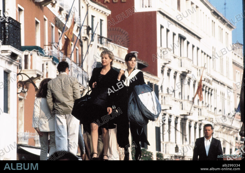 BONNIE HUNT y MARISA TOMEI en SÓLO TÚ, 1994 (ONLY YOU), dirigida por NORMAN JEWISON. Copyright COLUMBIA TRI STAR.
