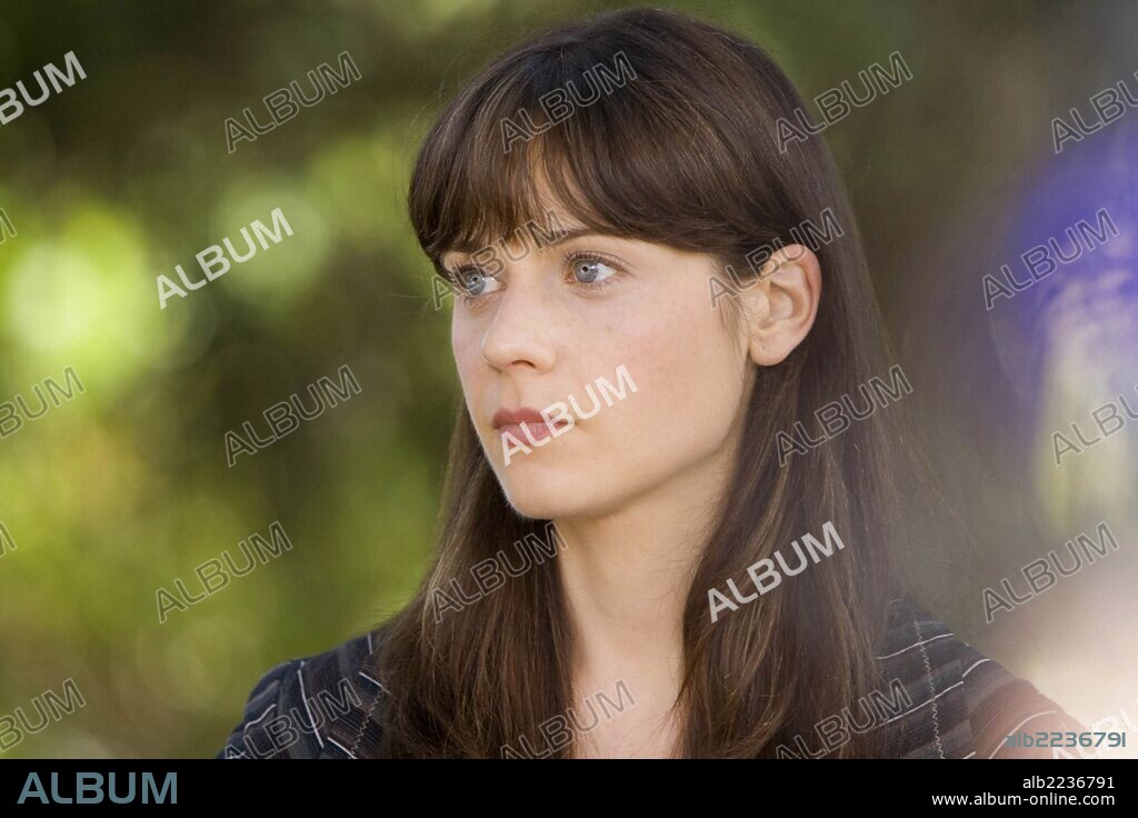 ZOOEY DESCHANEL in THE HAPENING, 2008 (THE HAPPENING), directed by M. NIGHT SHYAMALAN. Copyright BARRY MENDEL PROD./BLINDING EDGE PICTURES/SPYGLASS ENTERT.