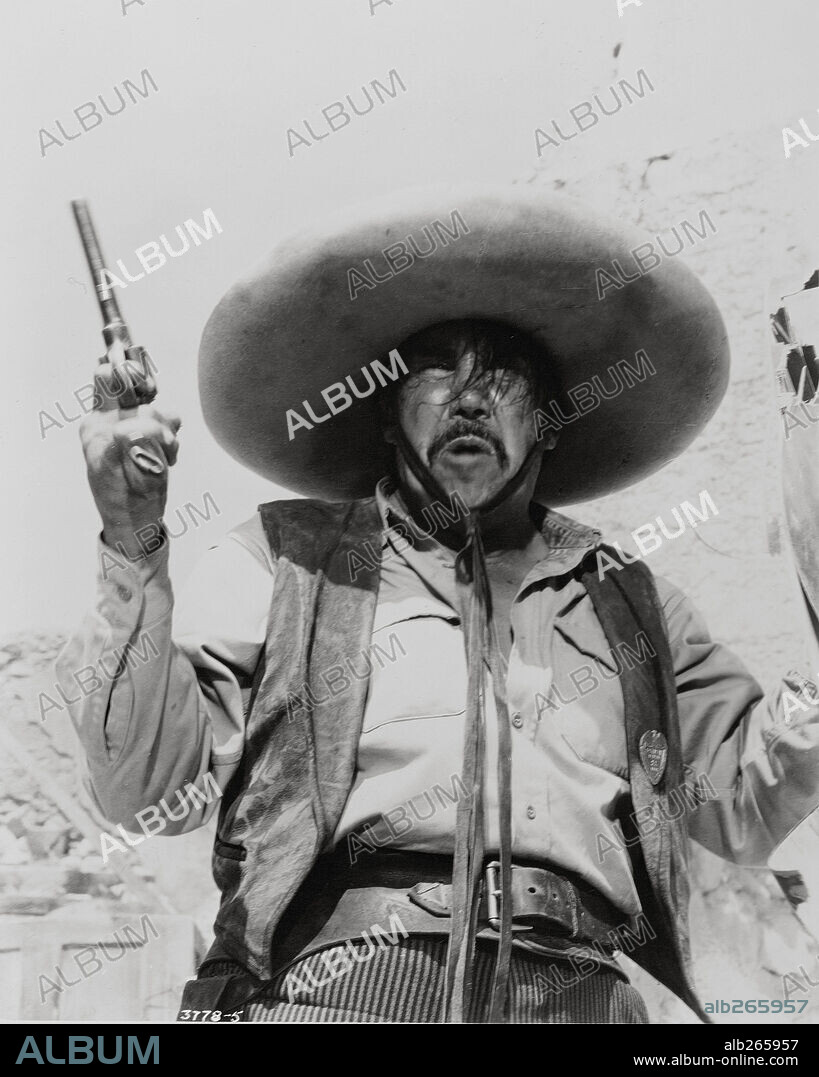 EMILIO FERNANDEZ in THE WILD BUNCH, 1969, directed by SAM PECKINPAH. Copyright WARNER BROS/SEVEN ARTS.