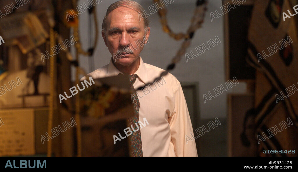 DARIO GRANDINETTI in EMPIEZA EL BAILE, 2023, directed by MARINA SERESESKY. Copyright Meridional Producciones.