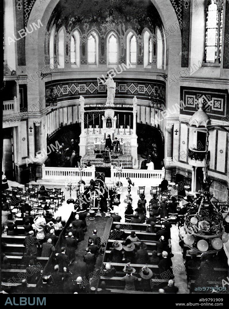 June 7, 1912. The church of San Manuel and San Benito during the Funeral Celebrated by the Soul of Menéndez Pelayo.