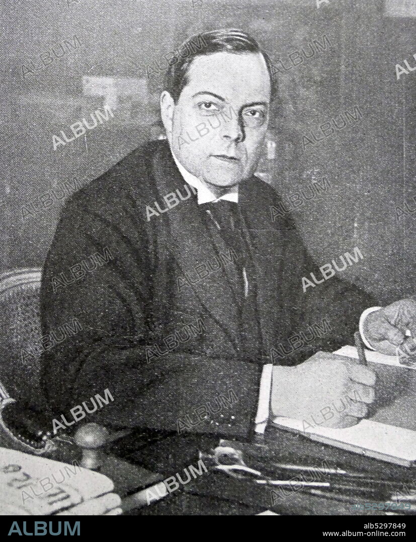 Black and white photo of the French Ambassador to Poland, Leon Noel (1888-1987).