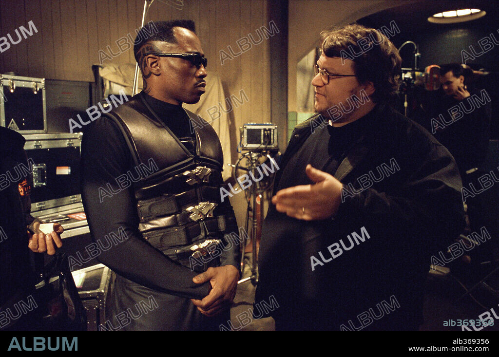 GUILLERMO DEL TORO y WESLEY SNIPES en BLADE II, 2002, dirigida por GUILLERMO DEL TORO. Copyright AMEN RA FILMS/JUSTIN PICTURES/NEW LINE CINEMA / TALAMON, BRUCE.