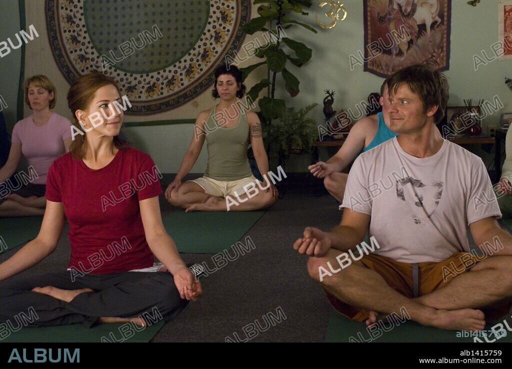 JENNIFER ANISTON and STEVE ZAHN in MANAGEMENT, 2008, directed by STEPHEN BELBER. Copyright IMAGE ENTERTAINMENT.