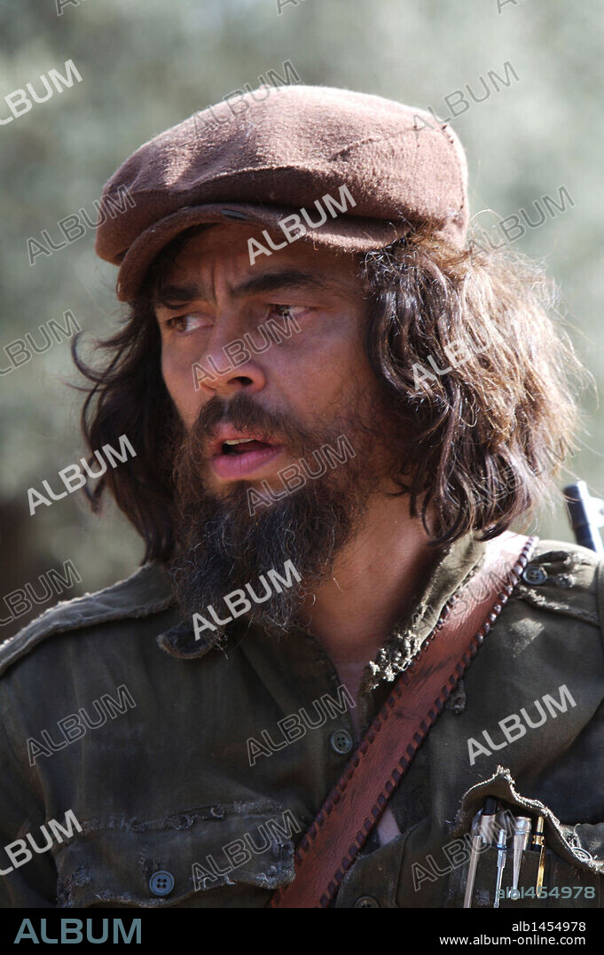BENICIO DEL TORO en CHE, EL ARGENTINO, 2008 (CHE: PART ONE), dirigida por STEVEN SODERBERGH. Copyright estudios picasso/ laura bickford productions/ telecinco/ / ISASI, TERESA.