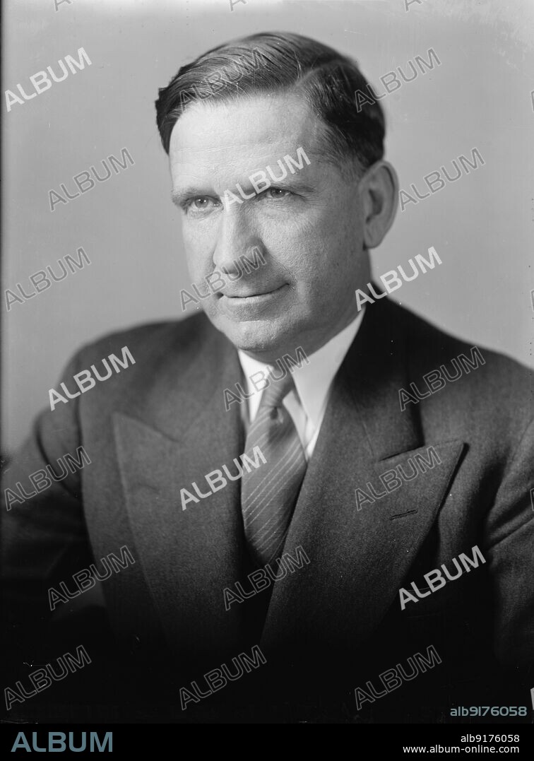 HARRIS & EWING. Davis, Roy T. Honorable - Portrait, 1939.