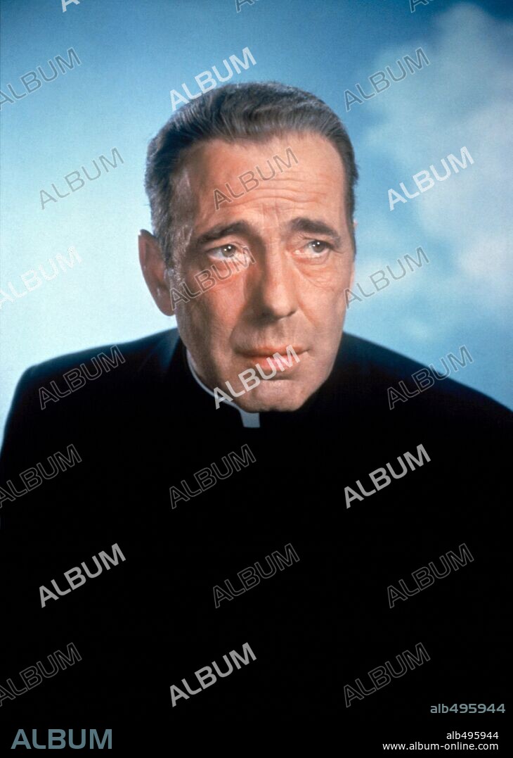 HUMPHREY BOGART en LA MANO IZQUIERDA DE DIOS, 1955 (THE LEFT HAND OF GOD), dirigida por EDWARD DMYTRYK. Copyright 20TH CENTURY FOX.