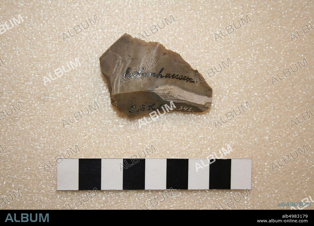 knife, stone, flint, l: 5,1 cm, br: 3,5 cm, prehistory, Switzerland, Zurich.
