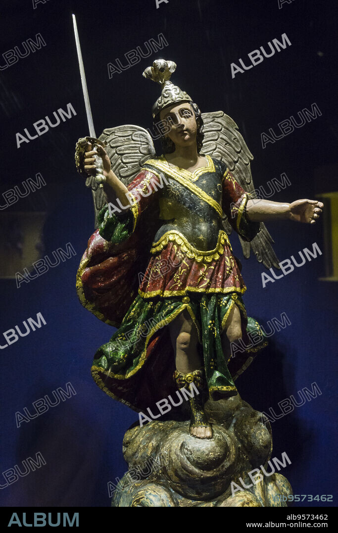 arcángel San Miguel, talla en madera, estofada,encarnada y policromada, siglo XVIII, museo colonial, Hotel museo Casa Santo Domingo, antiguo Convento de Santo Domingo,Antigua Guatemala, departamento de Sacatepéquez, Guatemala, Central America.