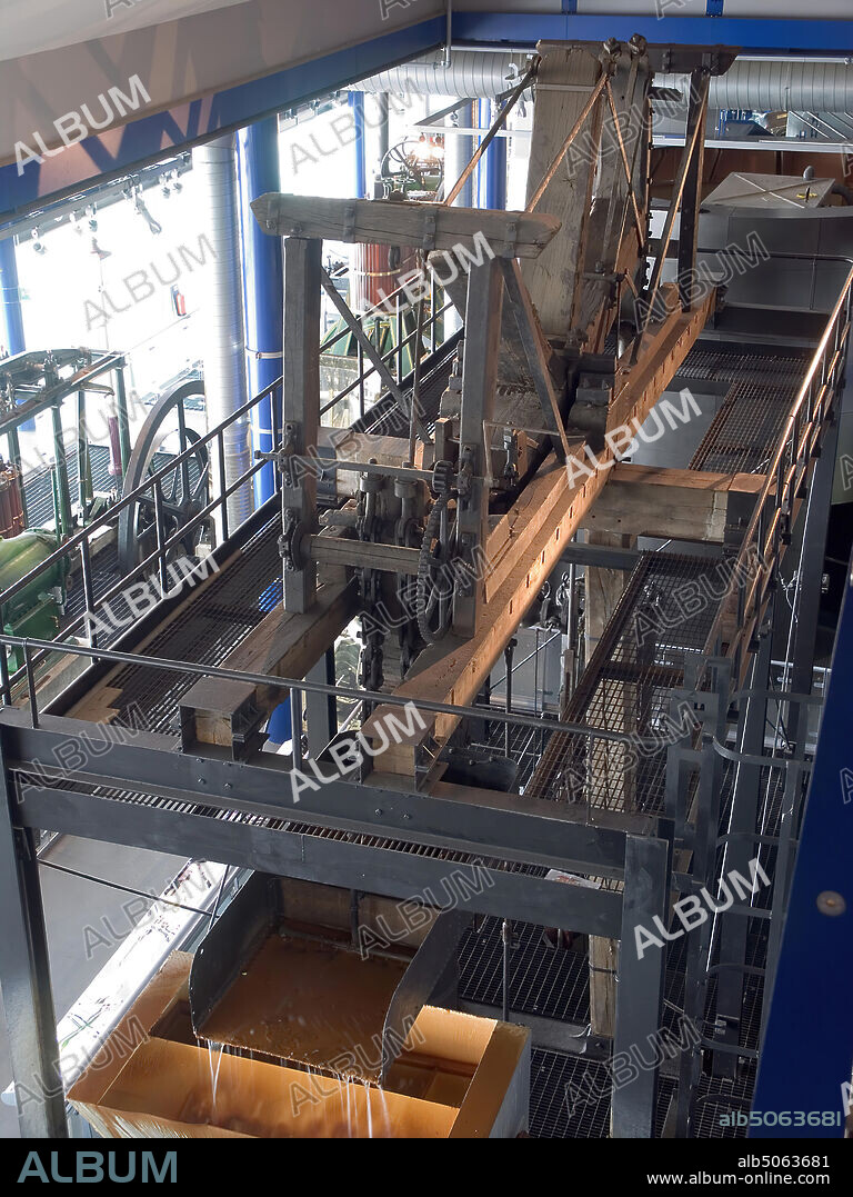 'Old Smethwick' Canal Pumping Engine, 1779, Makers: Matthew Boulton & James Watt, The Smethwick Engine was installed near Birmingham and was brought into service in May 1779. Now at Thinktank, Birmingham Science Museum, it is the oldest working steam engine in the world. Originally, it was one of two steam engines used to pump water back up to the 491 foot (150 m) summit level of the BCN Old Main Line (Birmingham Canal) canal at Smethwick, not far from the Soho Foundry where it was made.