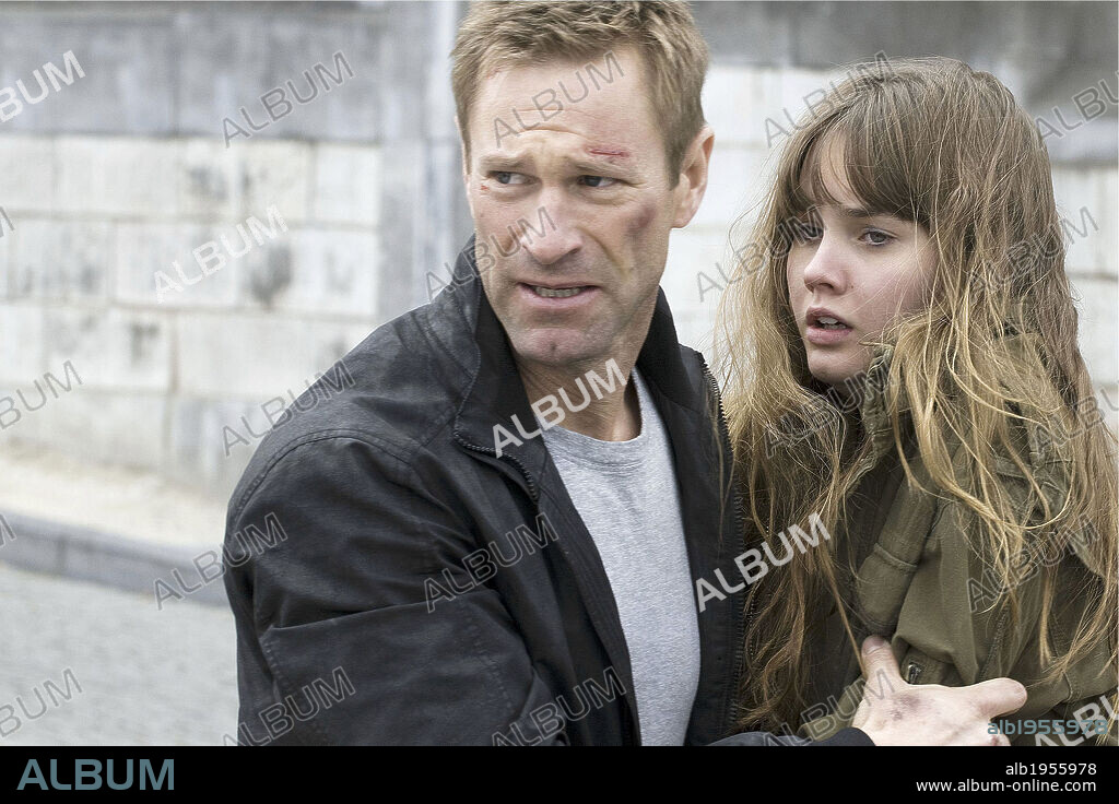 AARON ECKHART und LIANA LIBERATO in THE EXPATRIATE, 2012, unter der Regie von PHILIPP STOLZL. Copyright INFORMANT MEDIA.