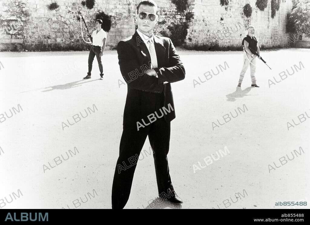 JEAN-CLAUDE VAN DAMME en ÁGUILA NEGRA, 1988 (BLACK EAGLE), dirigida por ERIC KARSON. Copyright IMPERIAL ENTERTAINMENT CORP.