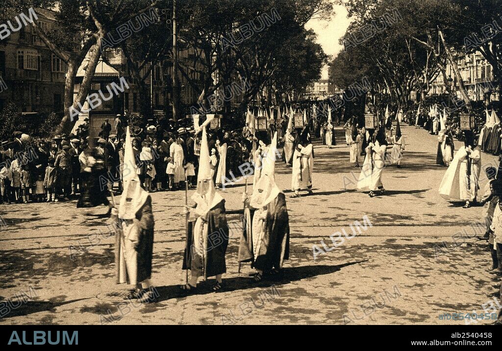 Málaga. Procesión de Semana Santa. Años 1930.