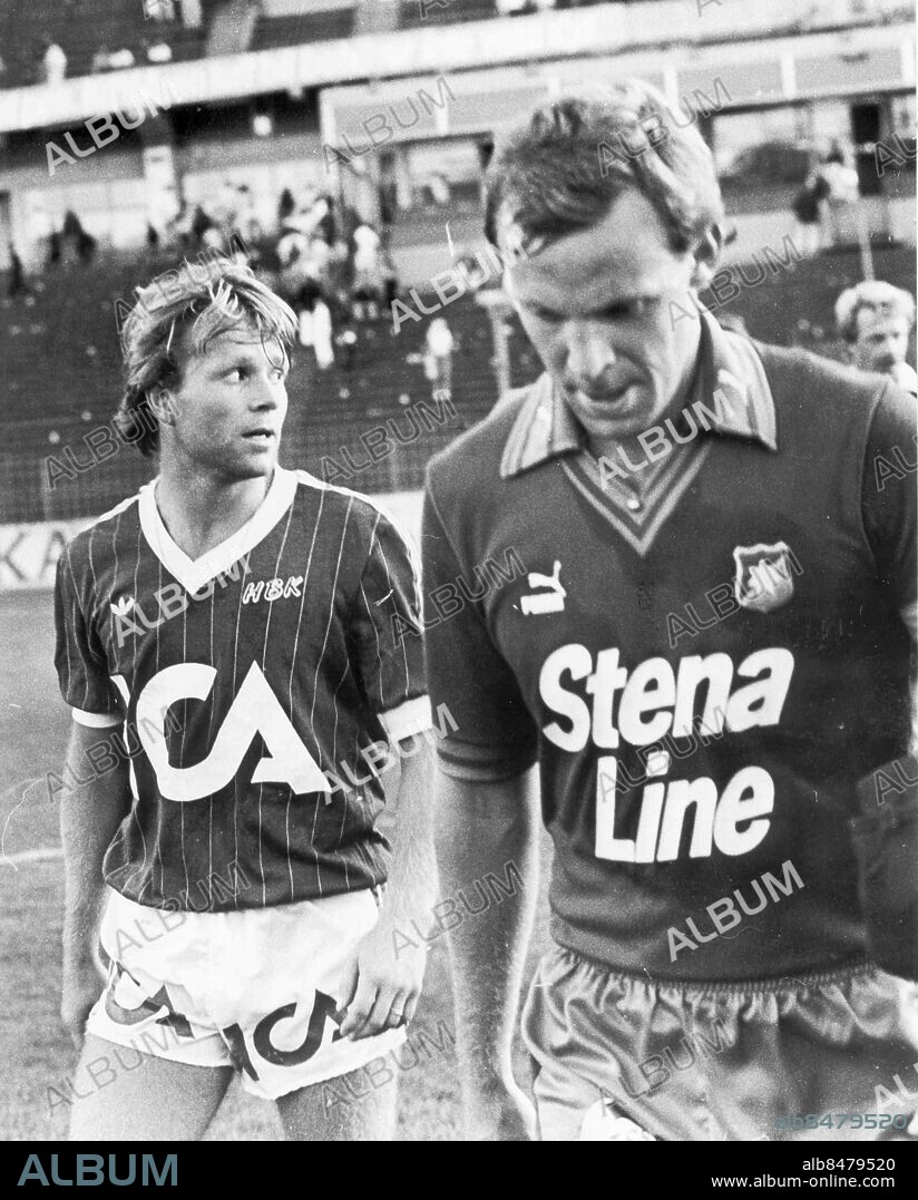 GÖTEBORG 1983-08-27.. Mats Jingblad - fotbollsspelare i Halmstad BK. Till höger ses Örgrytes Sören Börjesson. *** Local Caption *** GP Foto: Bengt Magnuzon / Kamerareportage / TT / Kod: 2524.