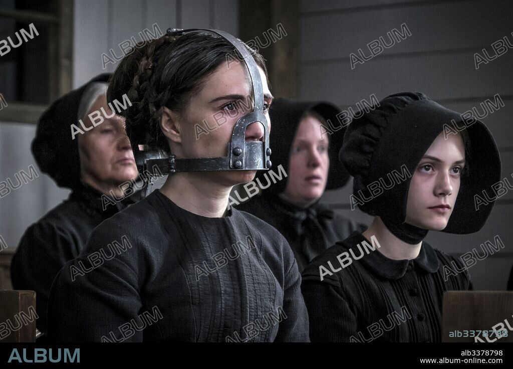 CARICE VAN HOUTEN and EMILIA JONES in BRIMSTONE, 2016, directed by MARTIN KOOLHOVEN. Copyright N279 ENTERTAINMENT/BACKUP MEDIA/FILMWAVE.