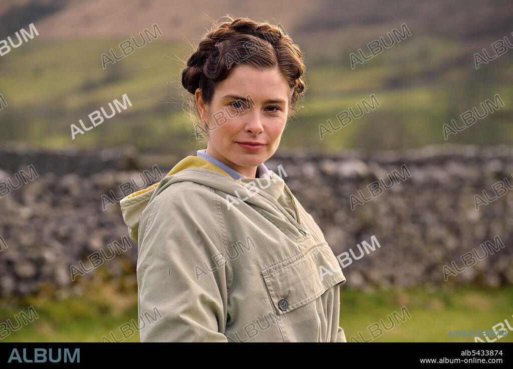 RACHEL SHENTON en TODAS LAS CRIATURAS GRANDES Y PEQUEÑAS, 2020 (ALL CREATURES GREAT AND SMALL), dirigida por ANDY HAY y BRIAN PERCIVAL. Copyright Playground Entertainment.