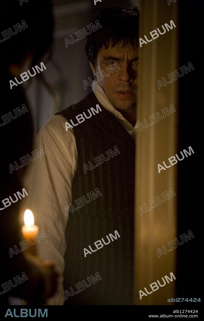 BENICIO DEL TORO in THE WOLFMAN, 2010, directed by JOE JOHNSTON. Copyright STUBER/PARENT/UNIVERSAL PICTURES.