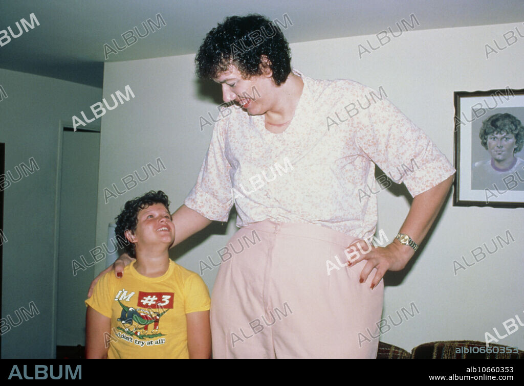 Acromegaly. The world's tallest living woman, Sandy Allen (b.1955), seen here with her 12-year old brother. Allen's abnormal growth pattern started soon after her birth, and was diagnosed as acromegaly - excessive production of the growth hormone somatotrophin by a tumour of the anterior pituitary gland. In 1977 Allen underwent an operation to remove the gland and prevent further growth, by which time she had reached a height of 2.31 metres and a weight of 209 kg.