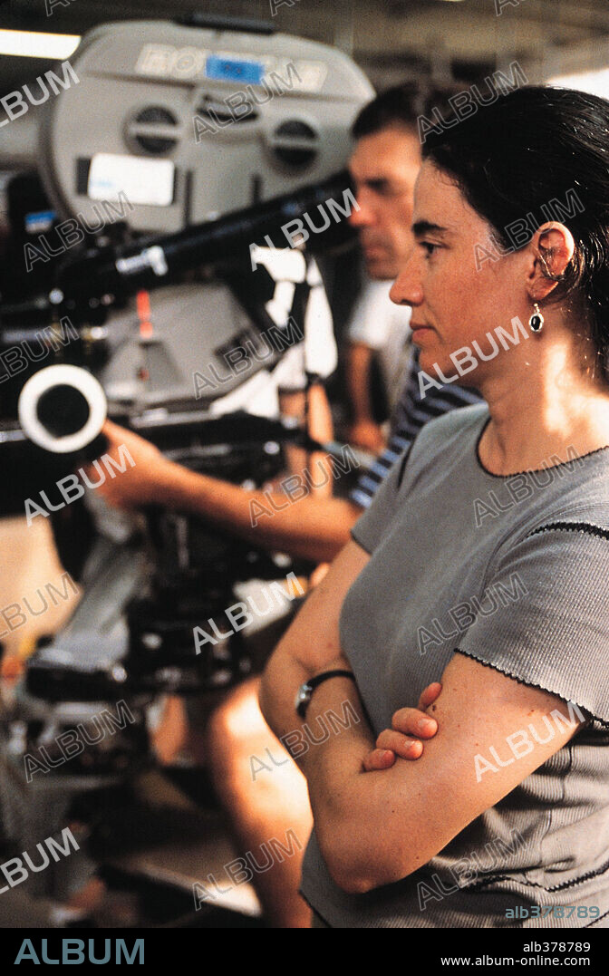 PATRICIA CARDOSO en LAS MUJERES DE VERDAD TIENEN CURVAS, 2002 (REAL WOMEN HAVE CURVES), dirigida por PATRICIA CARDOSO. Copyright LaVOO PRODUCTIONS/HBO INDEPENDENT PRODUCTIONS.