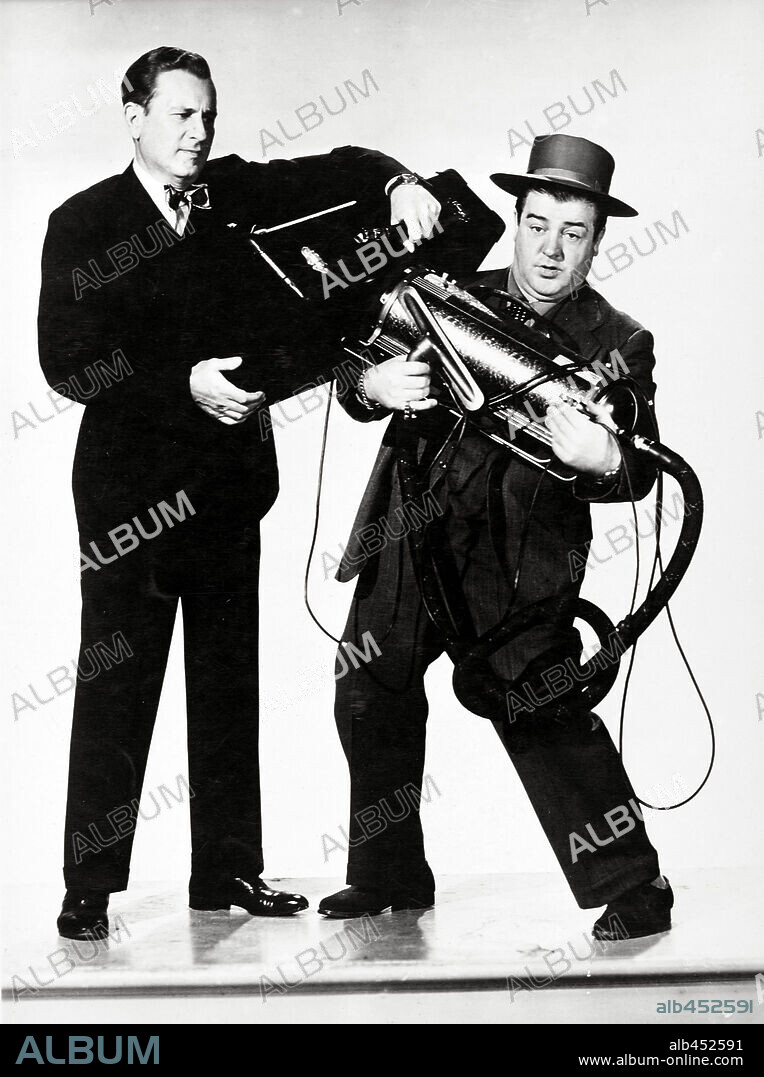 BUD ABBOTT and LOU COSTELLO in LITTLE GIANT, 1946, directed by WILLIAM A. SEITER. Copyright UNIVERSAL PICTURES.