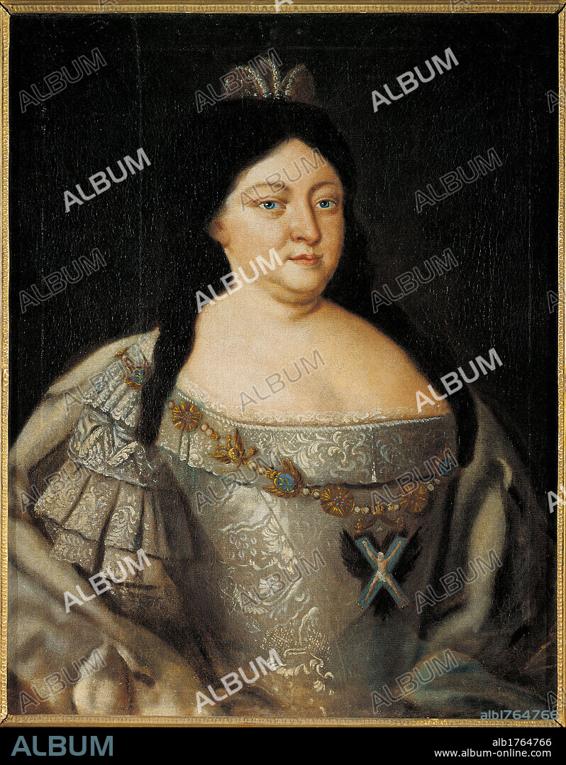 Empress Anna Ioannovna, by Anonymous artist, 1730 about, 18th Century, oil on canvas, cm 82,5 x 67,5. Russia, Moscow, State Historical Museum. All Empress Anna Ioannovna magnificent luxurious dress mantle cloak cape ermine gray crown necklace decoration.